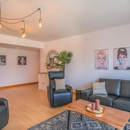 Lucky Star Marina Apartment, With Pool Apartament *