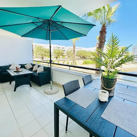 Lucky Star Marina Apartment, With Pool 아파트 *