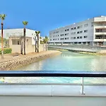 דירה Lucky Star Marina Apartment, With Pool