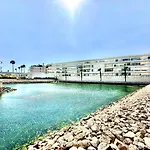 Lucky Star Marina Apartment, With Pool דירה