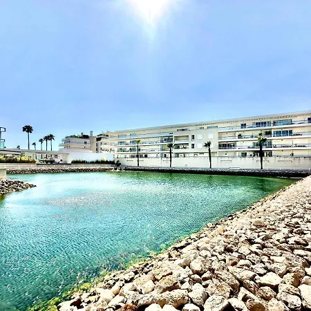 Lucky Star Marina Apartment, With Pool アパート