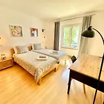 公寓 Lucky Star Marina Apartment, With Pool