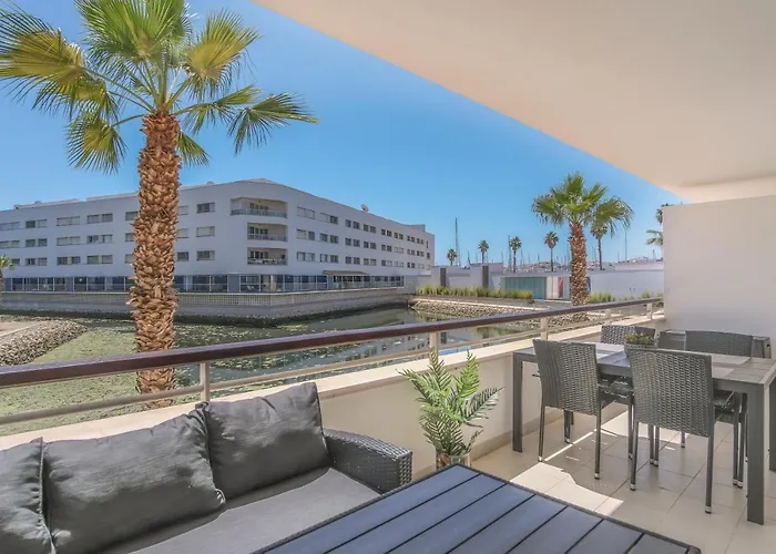 Lucky Star Marina Apartment, With Pool 公寓