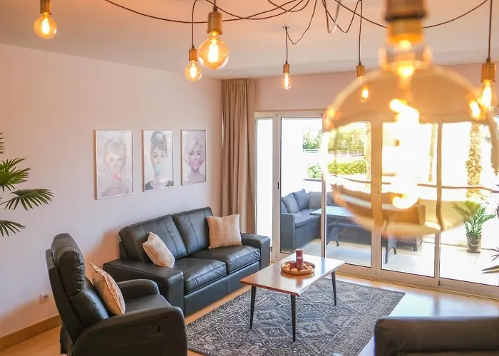 Lucky Star Marina Apartment, With Pool * 拉哥斯