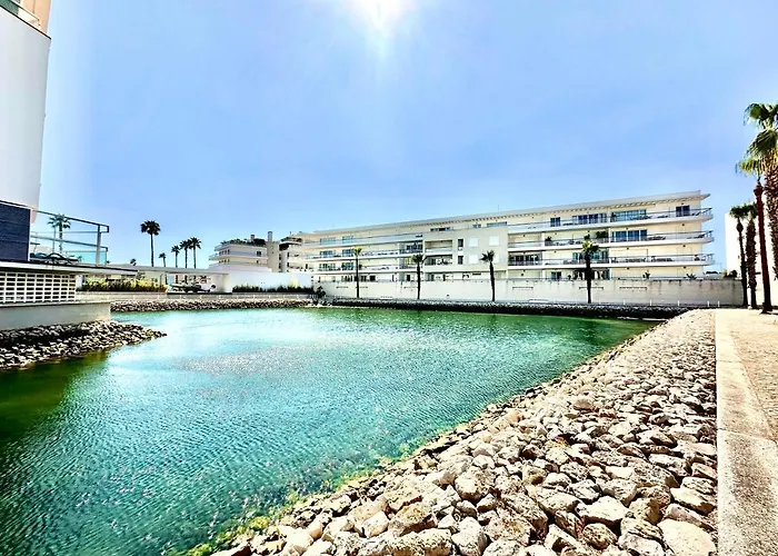 Lucky Star Marina Apartment, With Pool 公寓