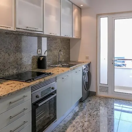 Lucky Star Marina Apartment, With Pool Appartement *