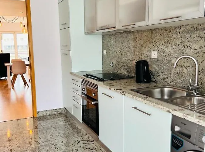 Lucky Star Marina Apartment, With Pool