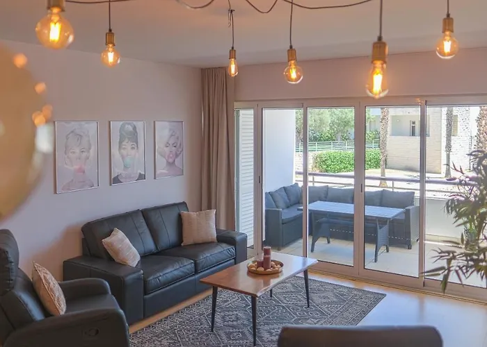 Lucky Star Marina Apartment, With Pool Lägenhet *