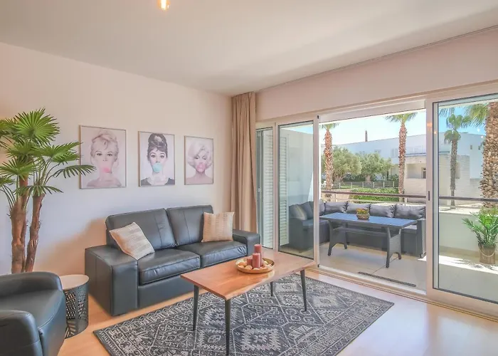 Lucky Star Marina Apartment, With Pool *